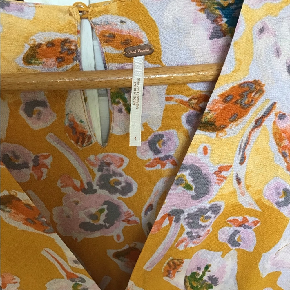 Free People Floral Babydoll Yellow Flowy Dress Rayon Size 4 Short Sleeve V-Neck - Picture 3 of 6